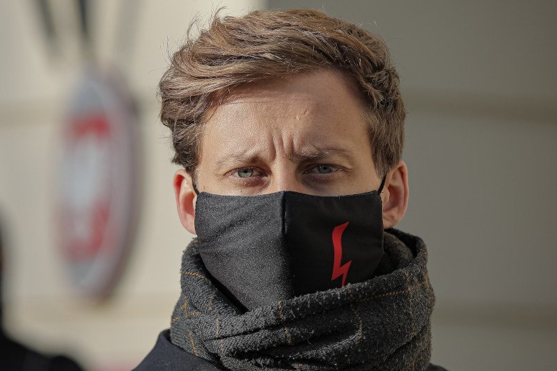 Franek Sterczewski wyłamał się z klubu Koalicji Polskiej i zagłosował za przystąpieniem Polski do Europejskiego Funduszu Odbudowy.