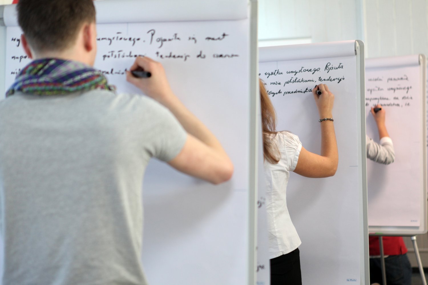 Internauci wybrali słowo roku. Pandemia i polityka zdominowała konkurs