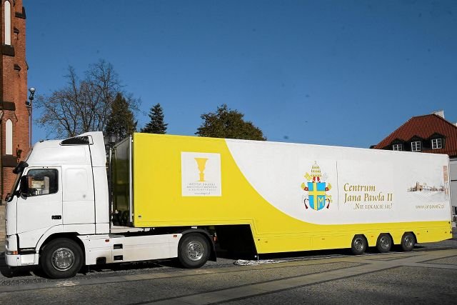 Tak Mobilne Muzeum Jana Pawła II wyglądało w 2011 roku