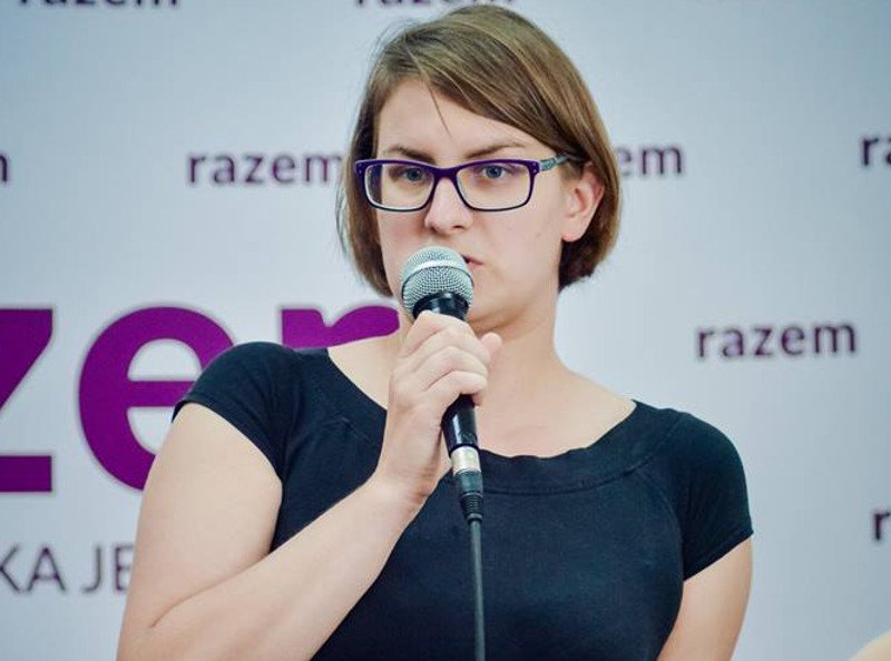 Justyna Samolińska jest działaczką partii Razem.