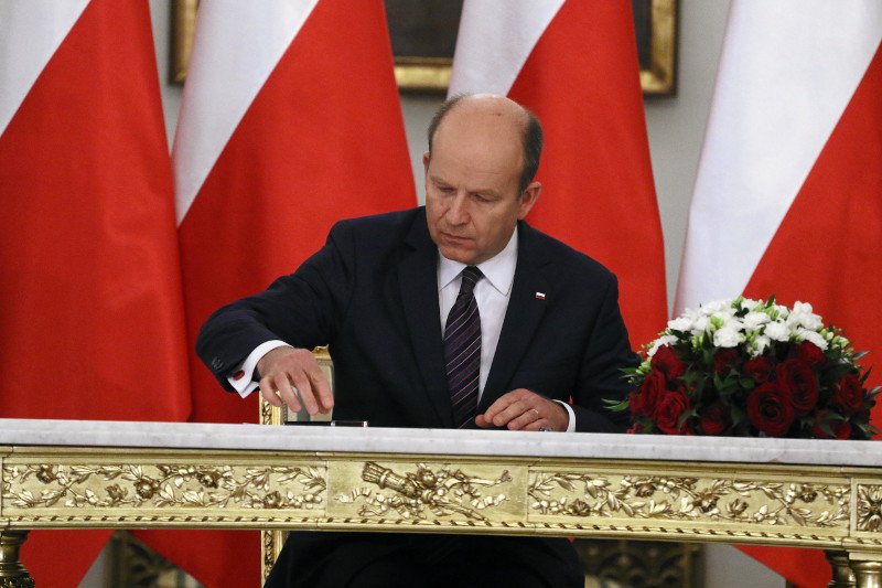 Odwołani ministrowie dostaną naprawdę dobre odprawy. Szczególnie Anna Streżyńska i Konstanty Radziwiłł.