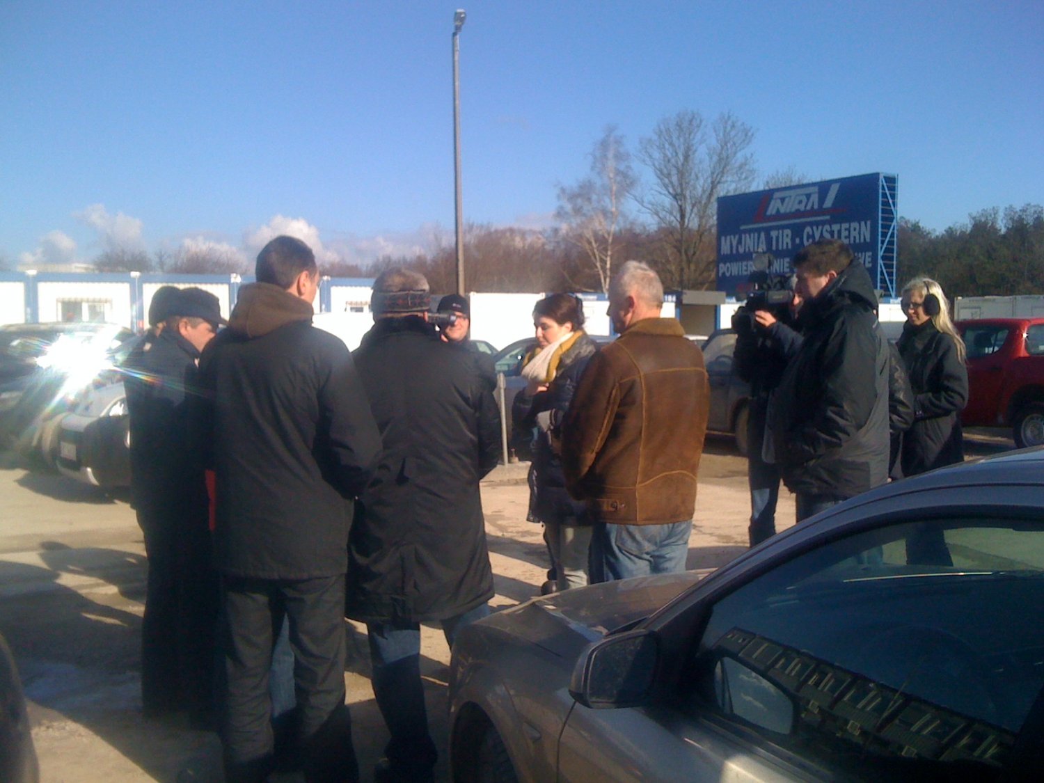 Pikutkowo. Pięciu podwykonawców i część dziennikarzy.