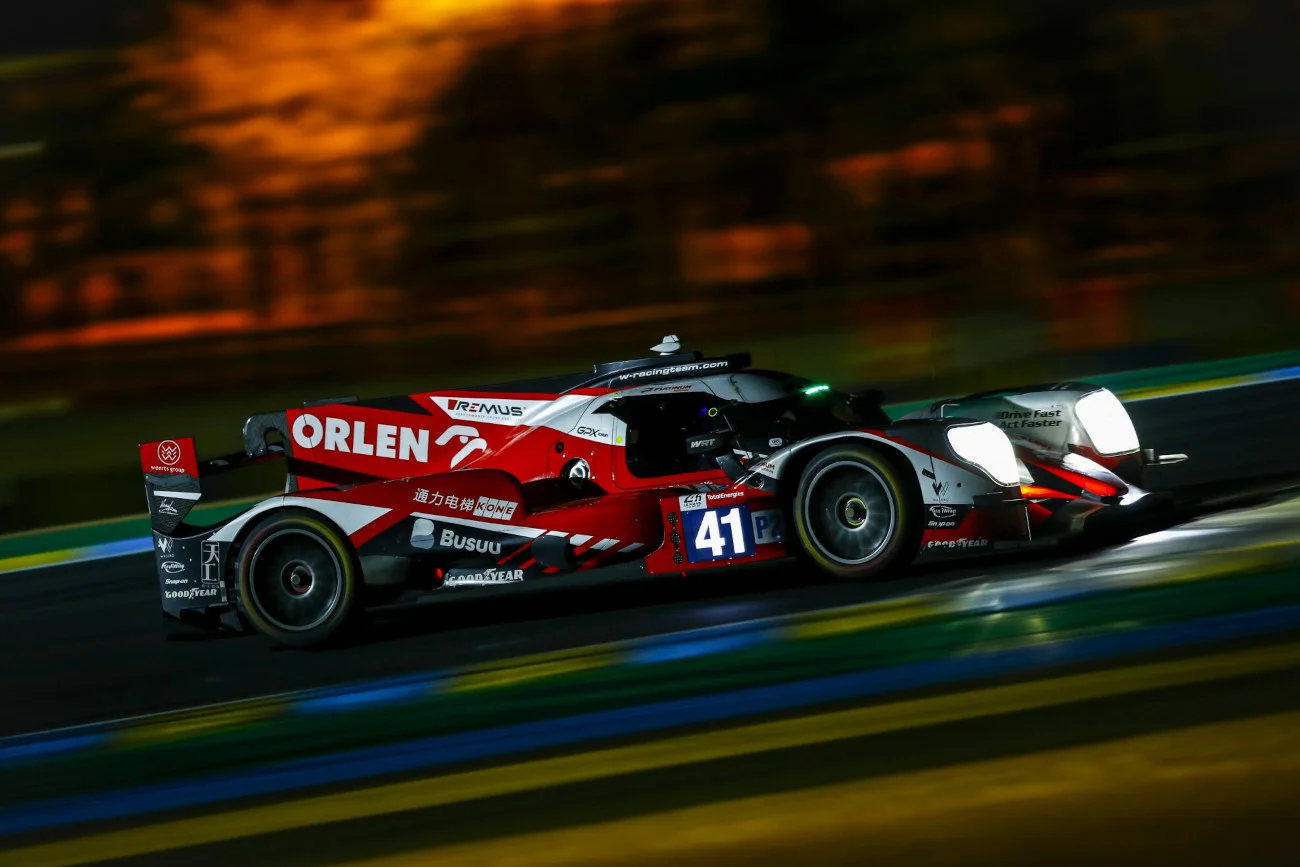 Robert Kubica reprezentujący team WRT zwyciężył w słynnym wyścigu Le Mans w klasie LMP2.