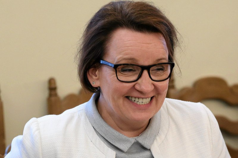 Wbrew zapowiedziom reforma edukacyjna jednak nie pozwoli na funkcjonowanie szkół składających się tylko z klas V-VIII.