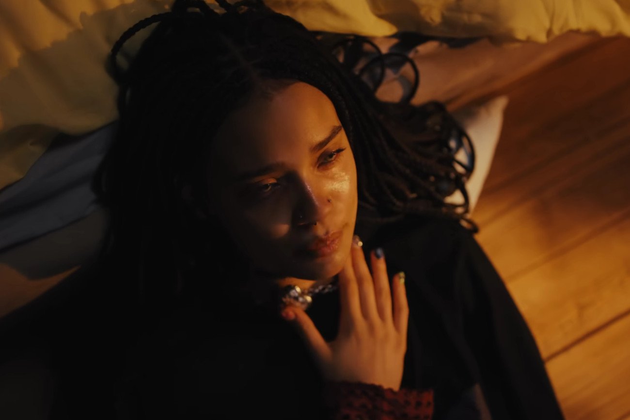 Sara James wydała nową piosenkę. Do współpracy przy teledysku zaprosiła znaną aktorkę.