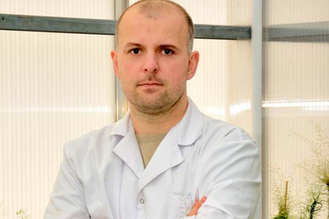 Dr Szymon Świeżewski