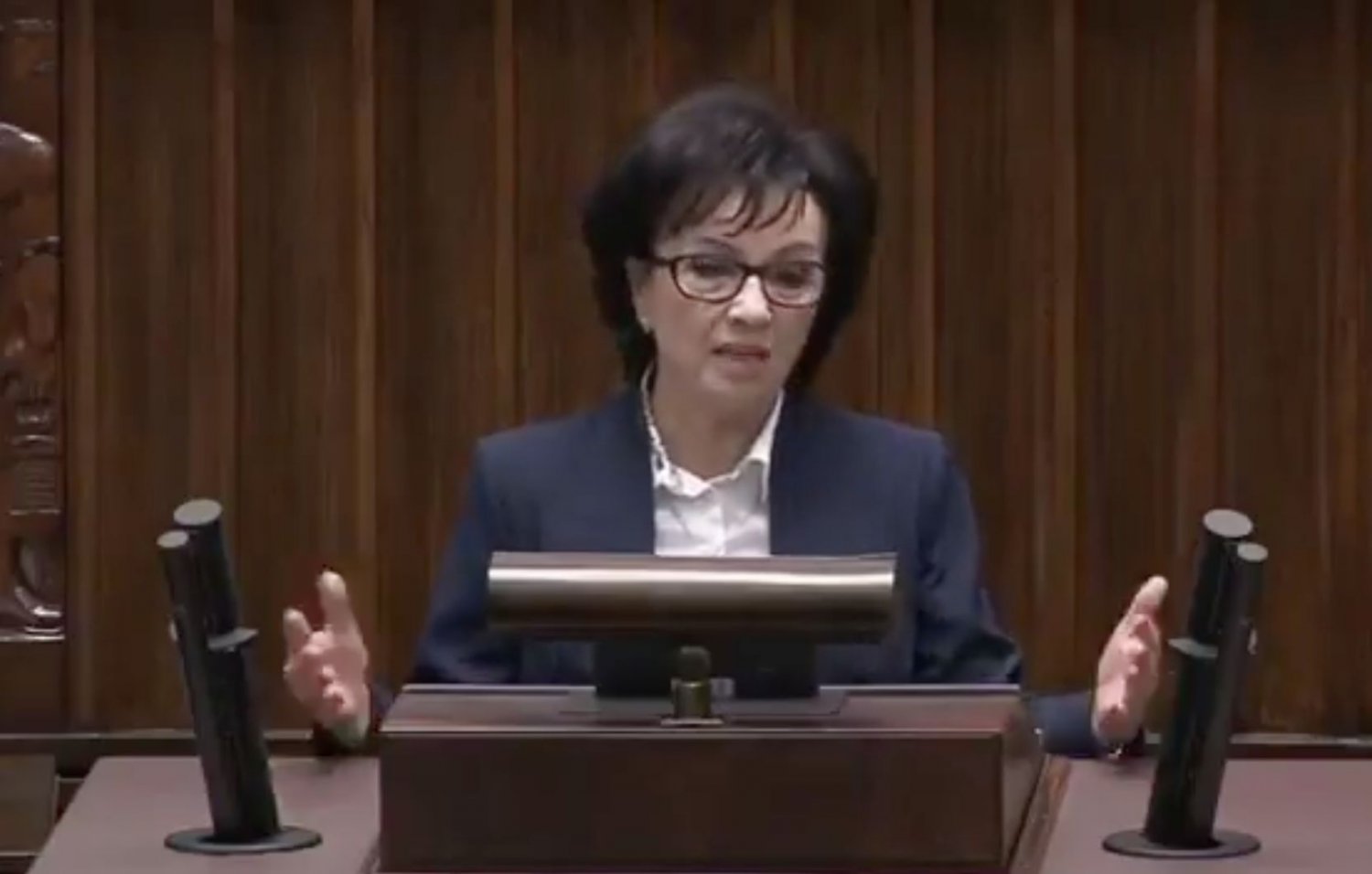 Elżbieta Witek nie ustrzegła się błędu wizerunkowego podczas inauguracji w roli marszałka Sejmu.