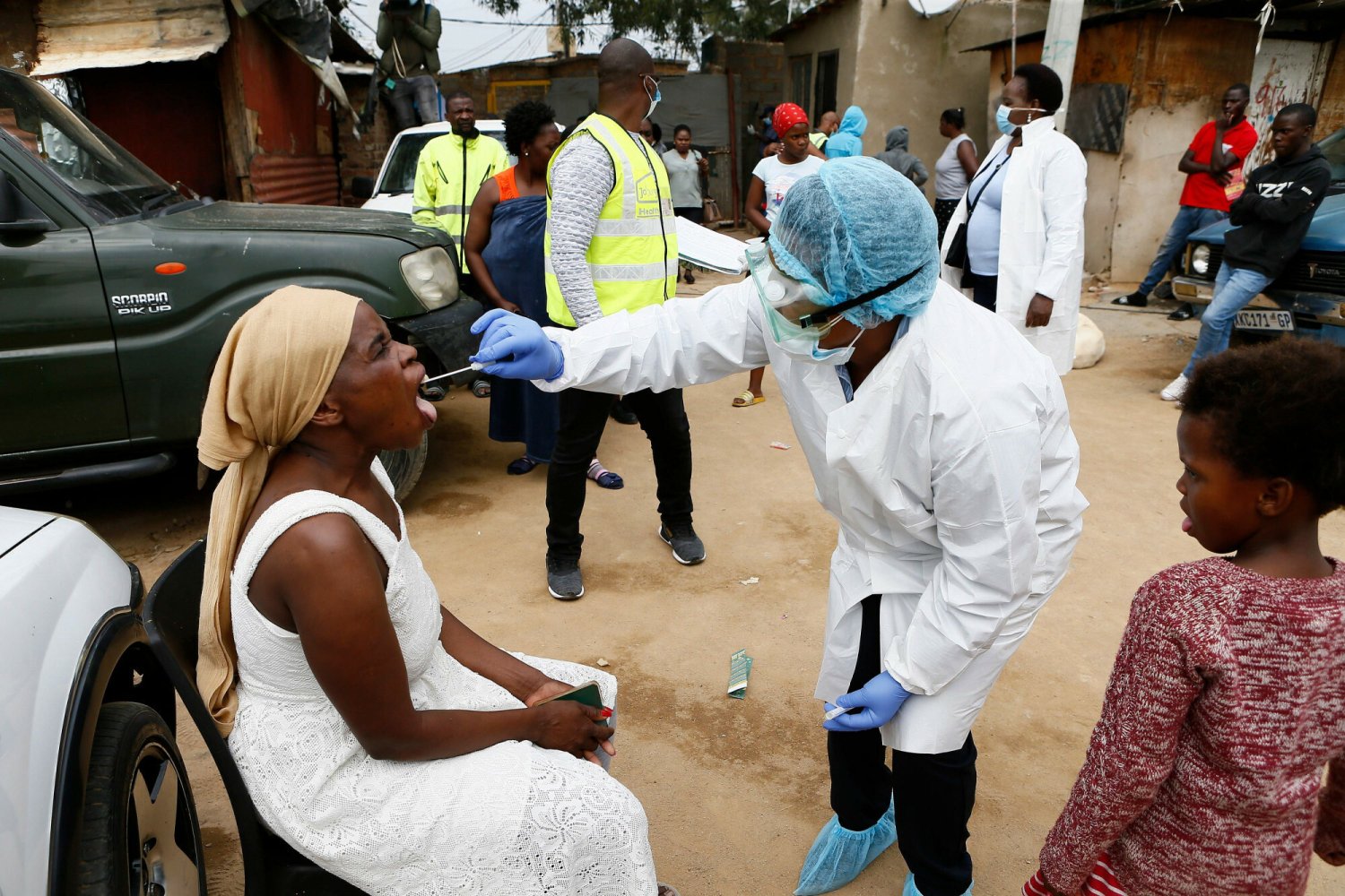 Taką sytuację można było przewidzieć. Już dawno pojawiały się apele, by uwolnić patenty na szczepionki przeciwko COVID-19 i pomóc biednym krajom.