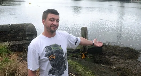 Piotr Smoleński uratował w Irlandii rodzinę z tonącego samochodu. Stał się bohaterem nei tylko na Wyspach.