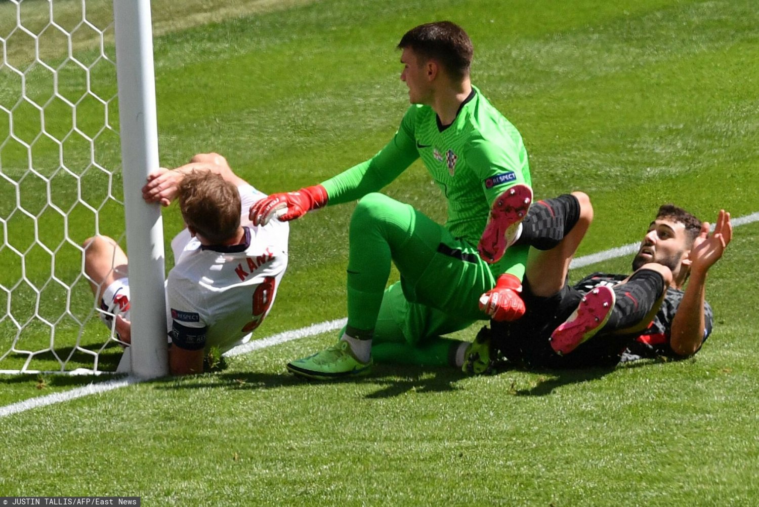 Anglicy wygrali po raz pierwszy w historii swój mecz otwarcia ME, ale przeżyli chwile grozy po akcji Harry'ego Kane'a