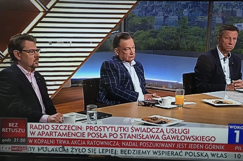 Awantura w studio Woronicza 17. politycy opozycji opuścili studio.