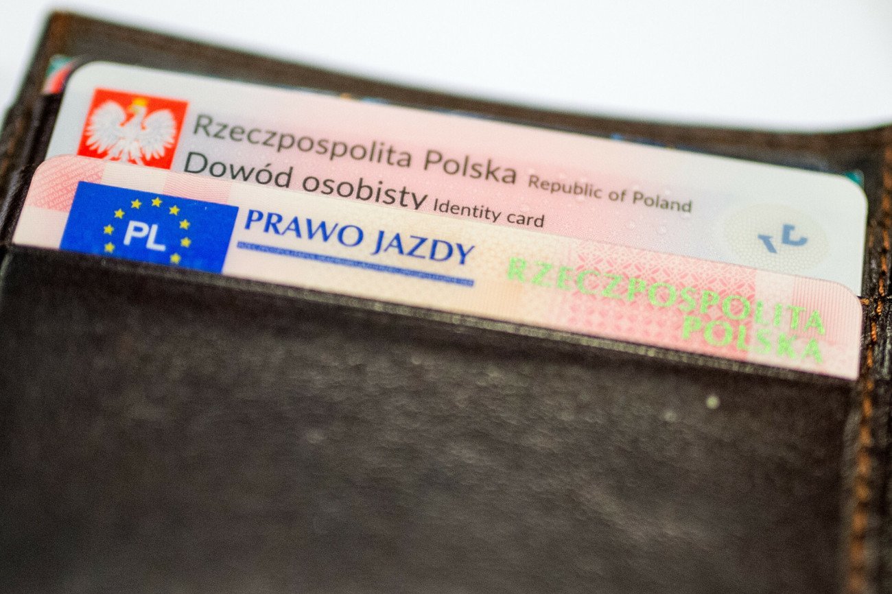 Trzeba wymienić bezterminowe prawa jazdy. Jest data i wiadomo, ile to będzie kosztować