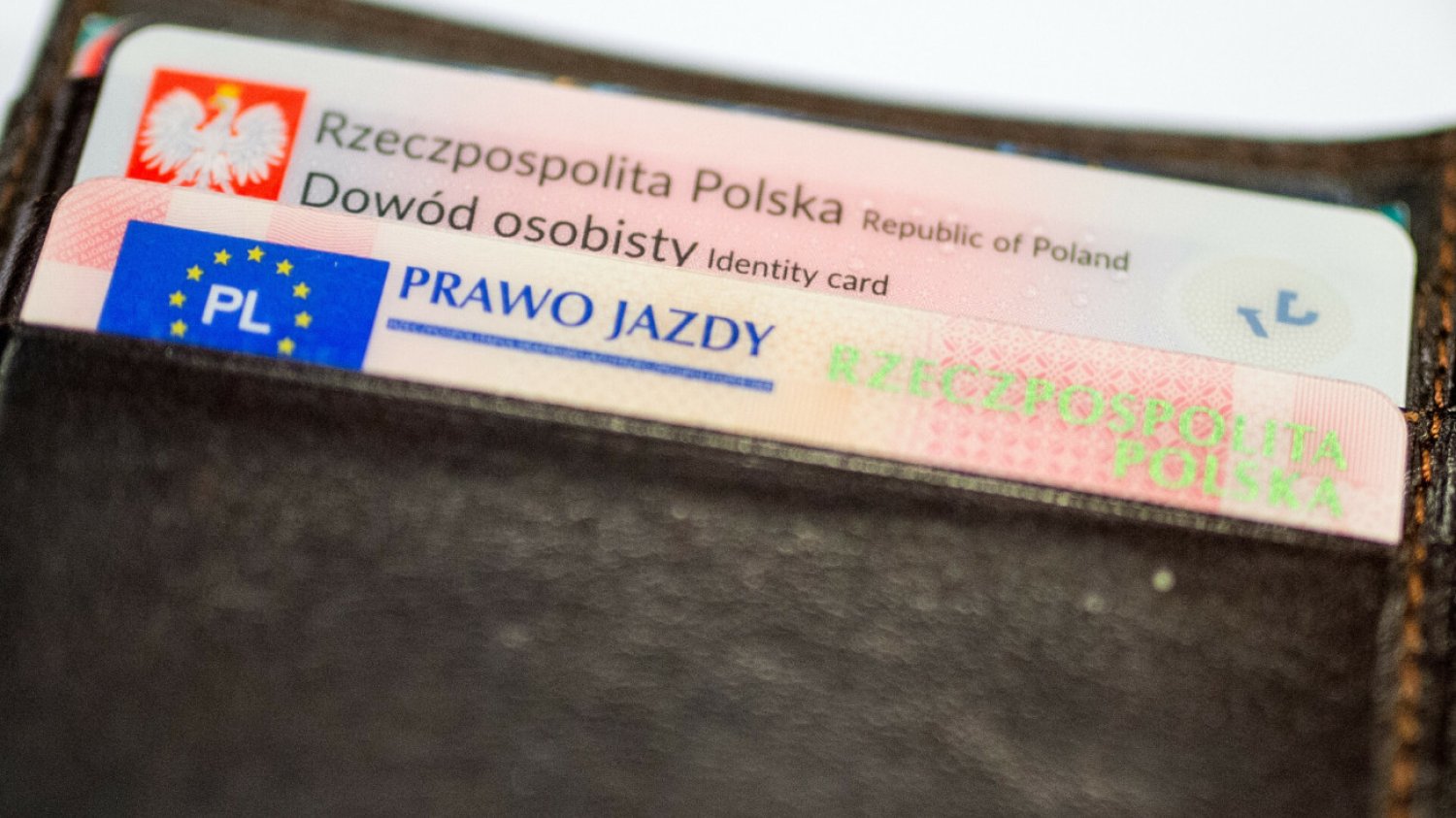 Trzeba wymienić bezterminowe prawa jazdy. Jest data i wiadomo, ile to będzie kosztować