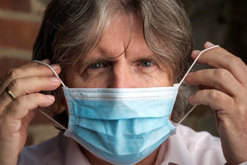 Poseł Porozumienia Andrzej Sośnierz jest zażenowany nieporadnością rządu. Porównuje ich decyzje do kabaretu