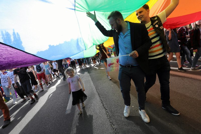 W Paradzie Równości udział wzięli także ambasadorowie urzędujący w Polsce. I to także ci z typowo katolickich krajów