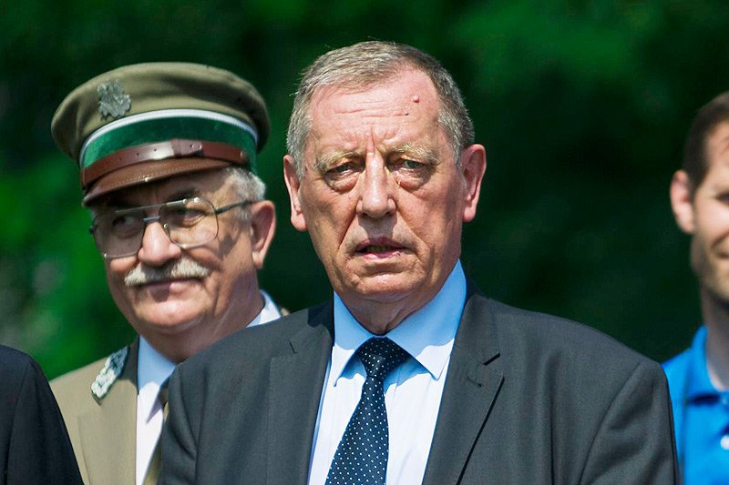 Wicemarszałek Senatu Bogdan Borsuewicz ujawnia ciekawe kulisy organizacji "spontanicznej" manifestacji leśników w obronie ministra środowiska Jana Szyszki.