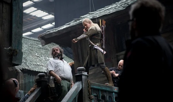 Orlando Bloom, czyli Legolas, uczy się sekwencji do kolejnej sceny.