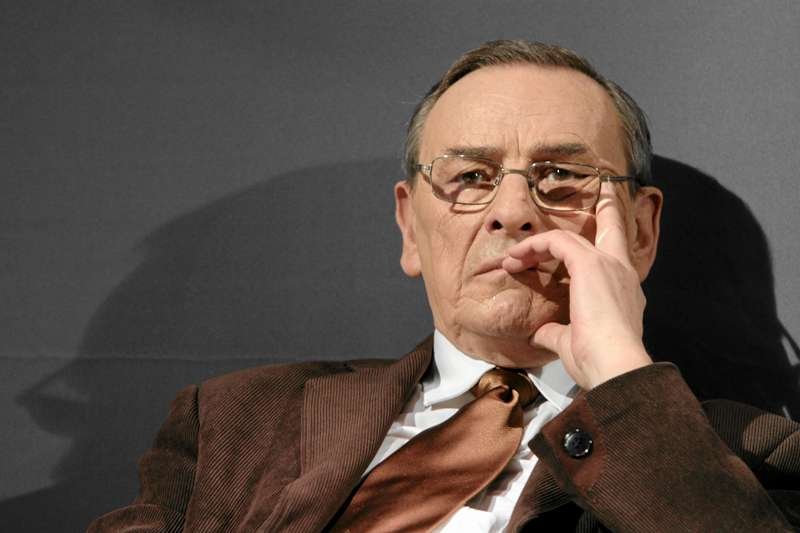 Zbigniewowi Romaszewskiemu prokuratura nie chce już odebrać pieniędzy z odszkodowania za krzywdy doznane w PRL