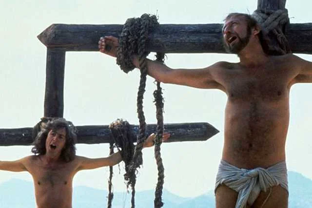 Klatka końcowej sceny filmu "Żywot Briana" ("Monty Python's Life of Brian") (1979)