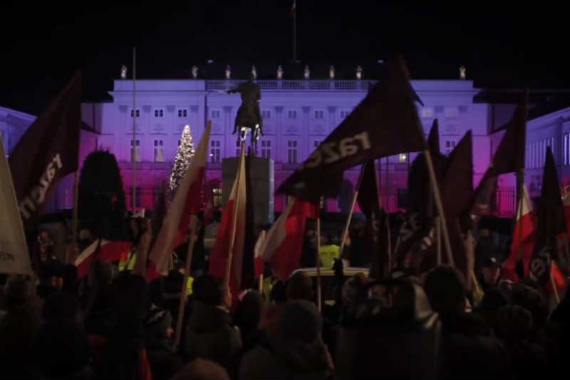 Partia Razem walczy, ale nie o sprawy, które najbardziej interesują Polaków.