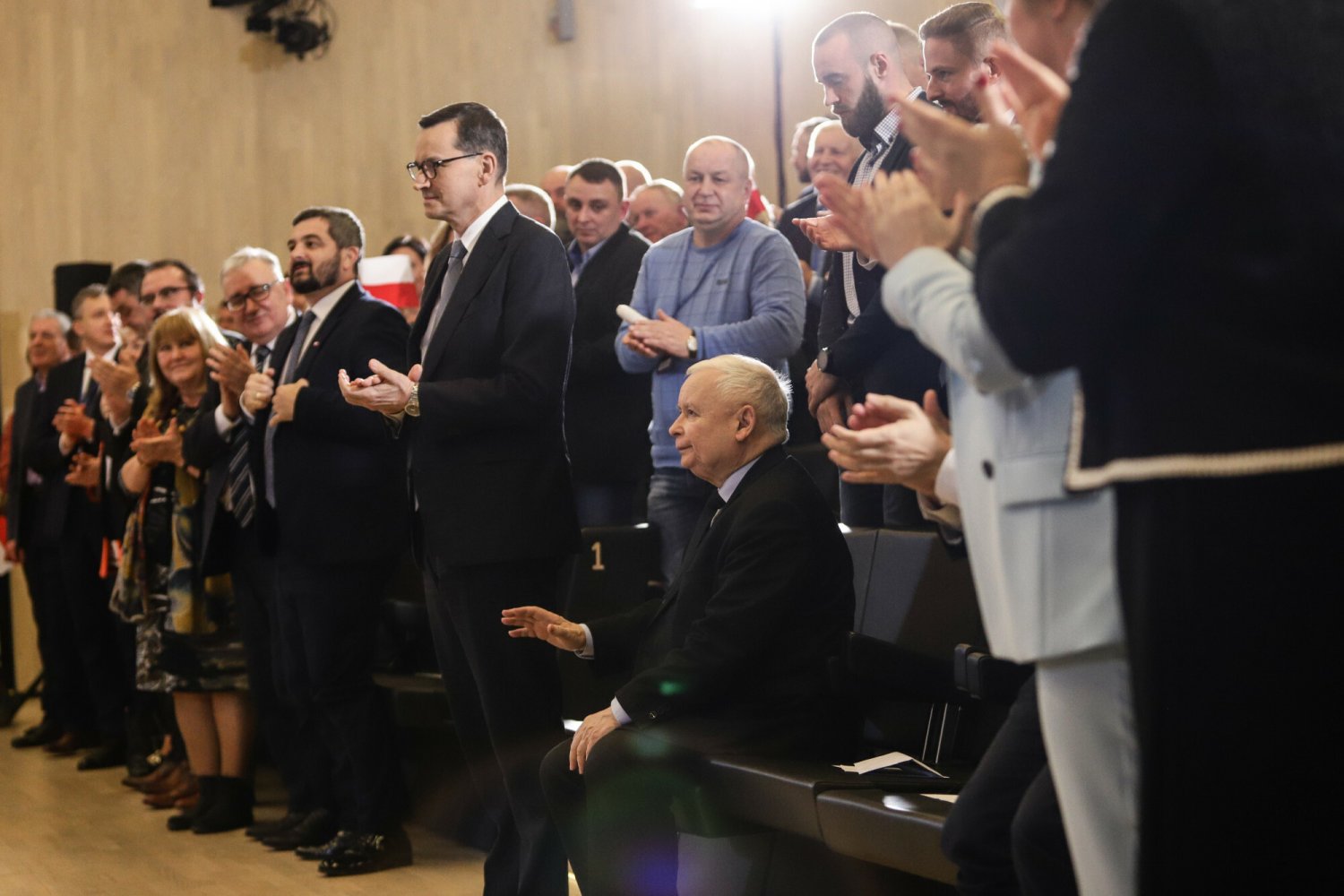 Mobilizacja w PiS przed wyborami parlamentarnymi w 2023 r. W poniedziałek narada przy Nowogrodzkiej