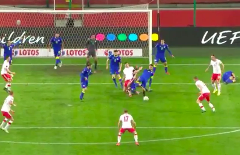 Lewandowski doznał kontuzji w 62. minucie. Lewandowski doznał kontuzji w tym momencie meczu z Andorą.