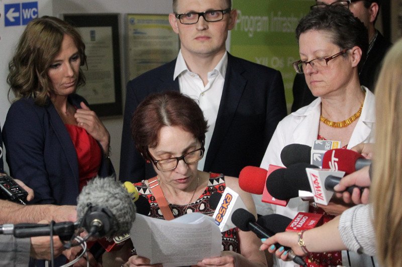 Po osiągnięciu kompromisu z dyrekcją pielęgniarki odczytały krótkie oświadczenie. W CZD koniec protestu.