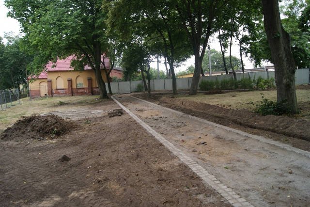 Park w Skarszewach podczas rewitalizacji