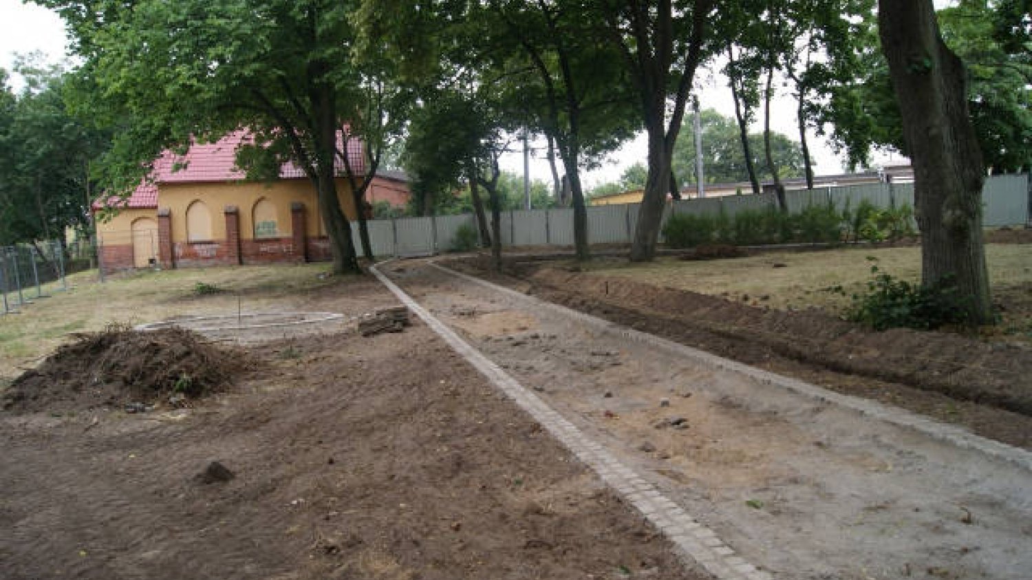 Park w Skarszewach podczas rewitalizacji