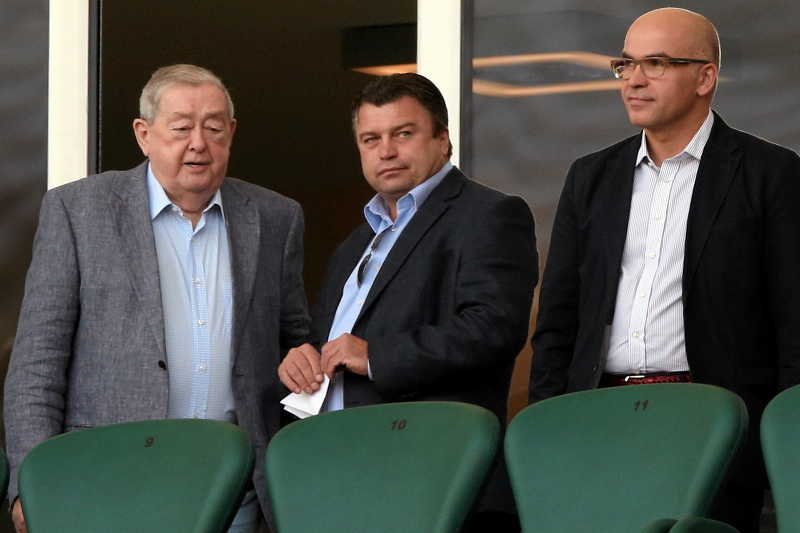 Według Mateusza Borka idealną rolą w PZPN dla Romana Koseckiego (w środku) byłaby posada wiceprezesa ds. szkolenia młodzieży