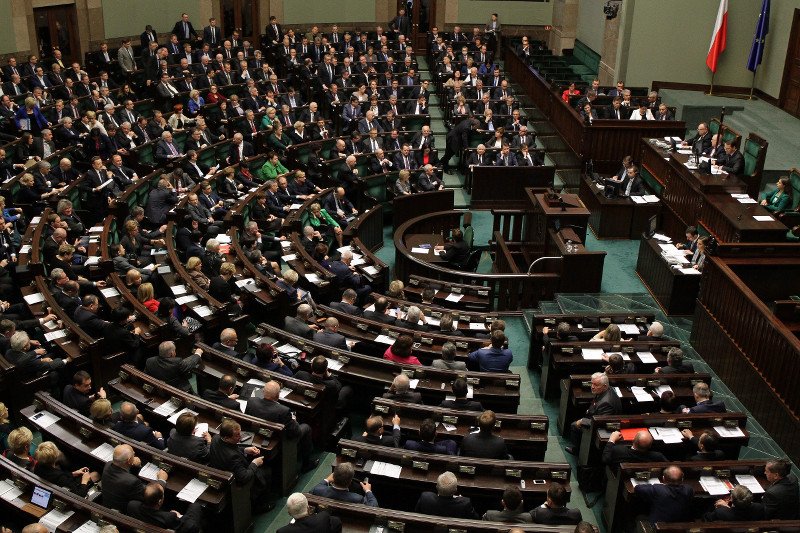 Sejm w nocy uchwalił nową ustawę budżetową.