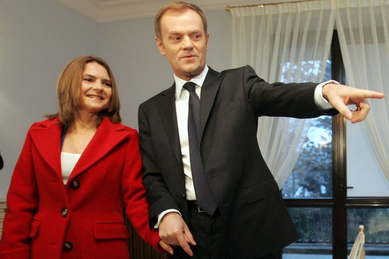 Opinie co do tego, czy państwo powinno płacić za garnitury premiera są podzielone.