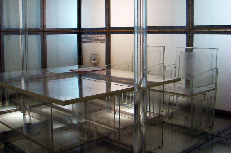 "Kabina ciszy" z konsulatu RP w Kolonii trafiła do Muzeum Dyplomacji i Uchodźstwa Polskiego w Bydgoszczy.