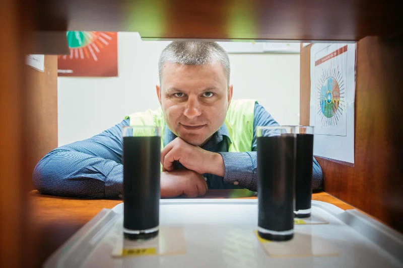 Praca marzeń? Na co dzień kontroluje finanse, ale jest też degustatorem piwa. "Testy są kilka razy w miesiącu"