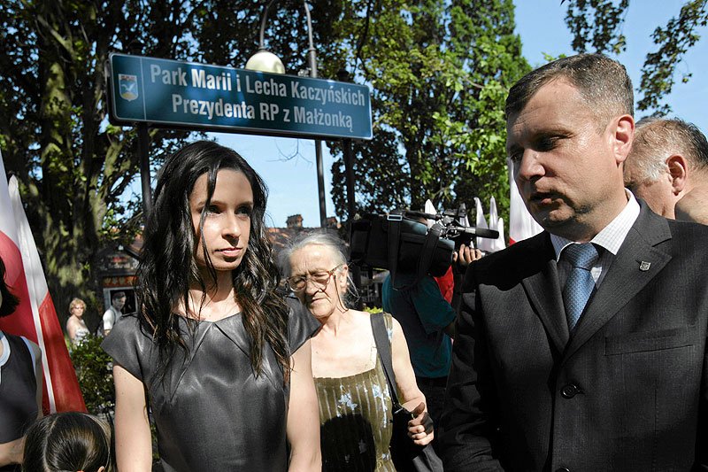 W Sopocie jest już Park im. Marii i Lecha Kaczyńskich i kilka innych miejsc upamiętniających ofiary spod Smoleńska. Teraz w kurorcie stanie także obelisk upamiętniający katastrofę. Mimo sprzeciwu prezydenta Jacka Karnowskiego.