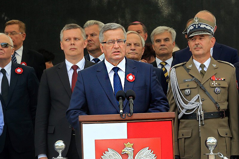 Prezydent Bronisław Komorowski w Święto Wojska Polskiego nie pozostawiał wątpliwości, że bezpieczeństwo Polski dawno nie było tak niepewne.