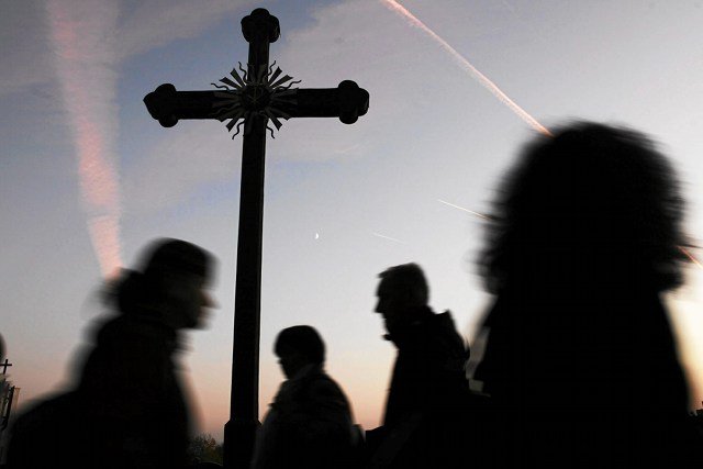 Robert C. twierdzi, że żył "w ciągłym strachu przed piekłem ognistym". Sądy oddaliły jednak jego pozew, w którym domagał się od swojej parafii 10 mln zł zadośćuczynienia