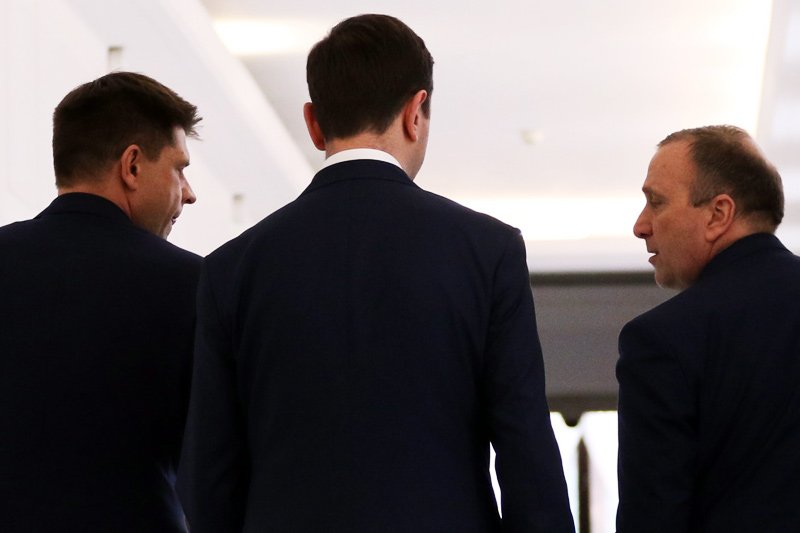 Jak sprawić, by opozycja zyskała w oczach Polaków bardziej niż PiS? Trzeba zawrzeć z wyborcami tych kilka umów.