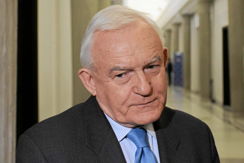 Leszek Miller w rozmowie z Katarzyną Kolendą-Zaleską mówił o 1 maja, polskiej lewicy, a także tłumaczył się z tego, że podczas wiecu pomagał mu sufler.