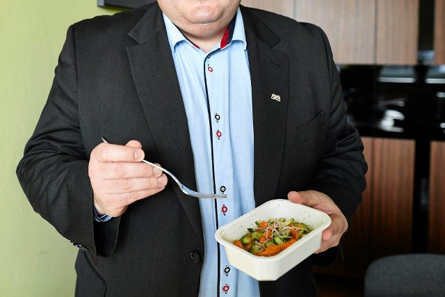 Dieta pudełkowa odchudza ciało i portfel.