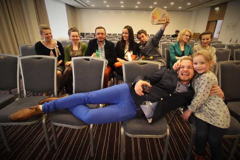 Polacy z grupy Projekt: Polska na Islandii. Miłosz Hodun trzeci od lewej.