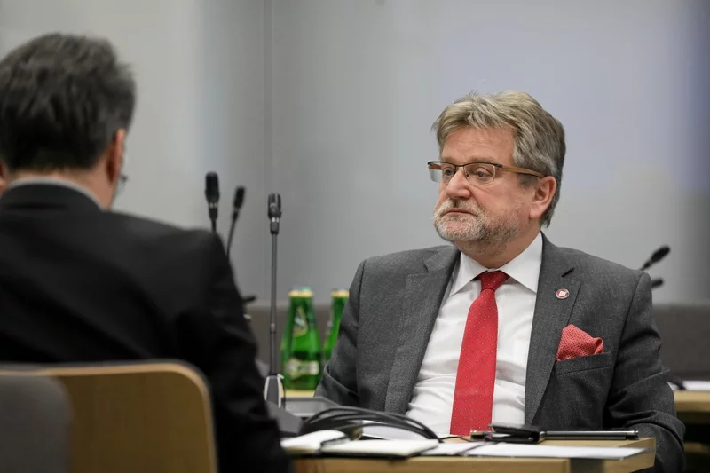 Jarosław Pinkas pochwalił zachowanie rządu.
