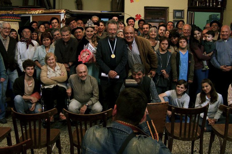 Powrót noblisty do rodzinnego miasta może okazać się bolesny.