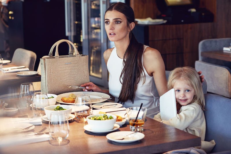 Kamila Szczwińska z córką Kalinką - sesja kolekcji La Vita E Bella Sabriny Pilewicz/ fot. Iza Grzybowska/VOYK