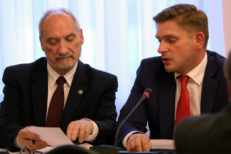 "Po raz pierwszy ściema tak łatwo przedostała się do opinii publicznej" – pisze "Gazeta Wyborcza" o aferze z przetargiem bez udziału Autosana.