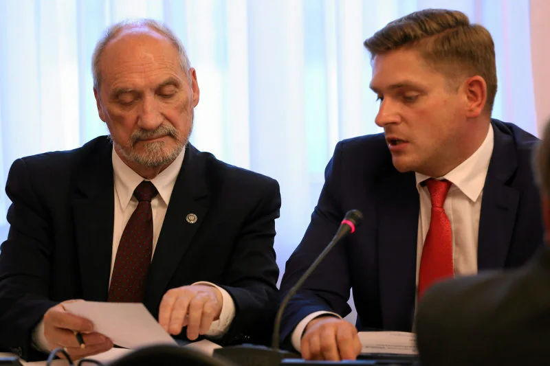 "Po raz pierwszy ściema tak łatwo przedostała się do opinii publicznej" – pisze "Gazeta Wyborcza" o aferze z przetargiem bez udziału Autosana.