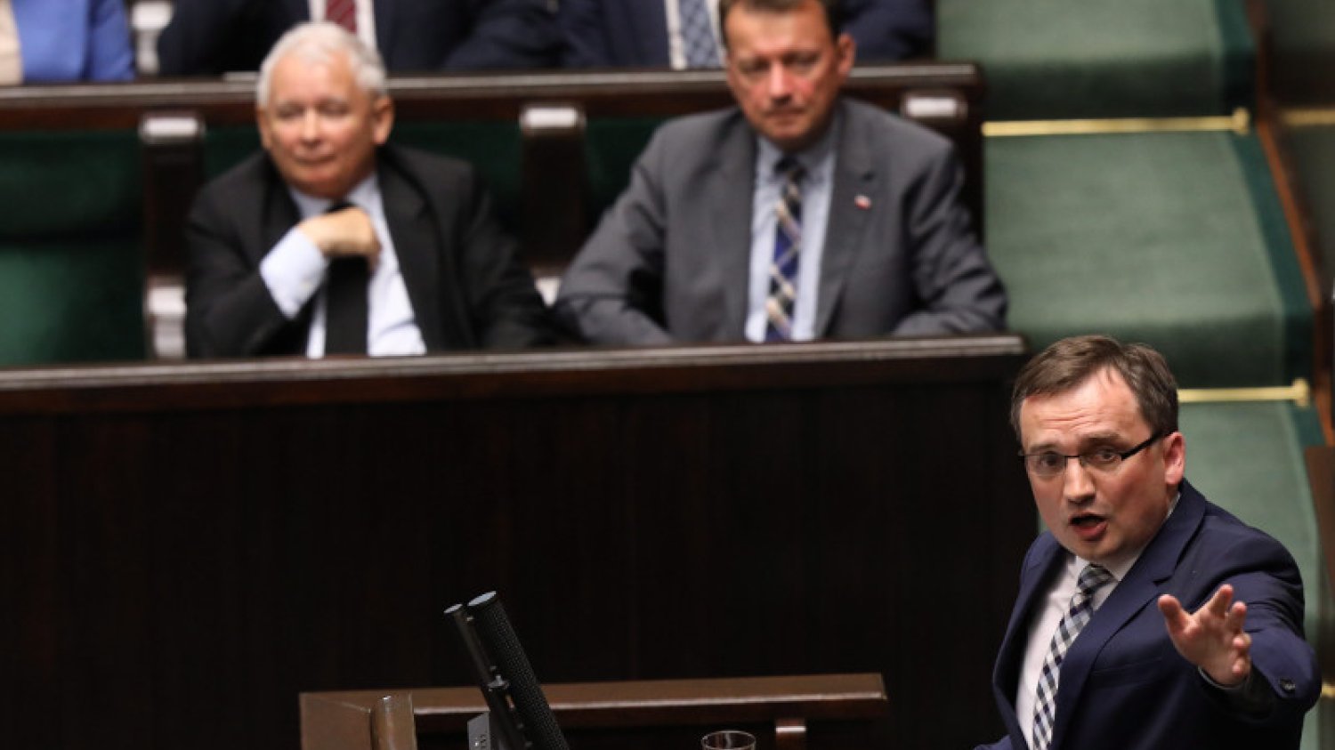 Ale im się spieszy! Nie do wiary, jak szybko będzie pozamiatane w sprawie zmian w sądach. Jeszcze dziś najpewniej ustawy ma przegłosować Senat.