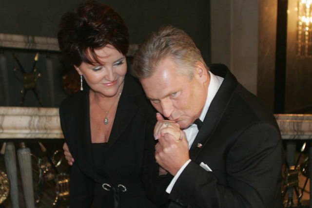 Jolanta i Aleksander Kwaśniewscy zapewnili, że nie dokonywali "zakupów z nieudokumentowanych źródeł dochodu"