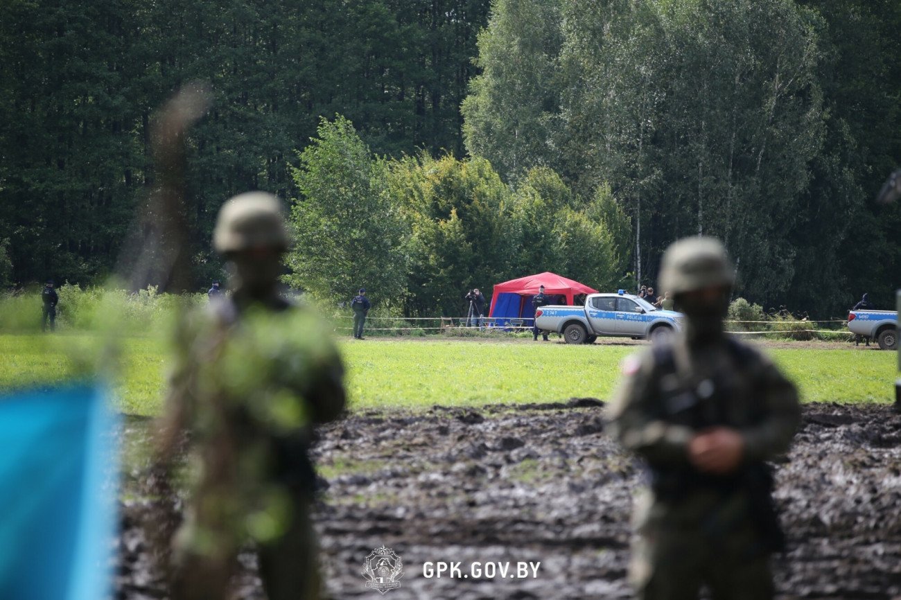 Białoruś tłumaczy się ze strzałów na granicy.