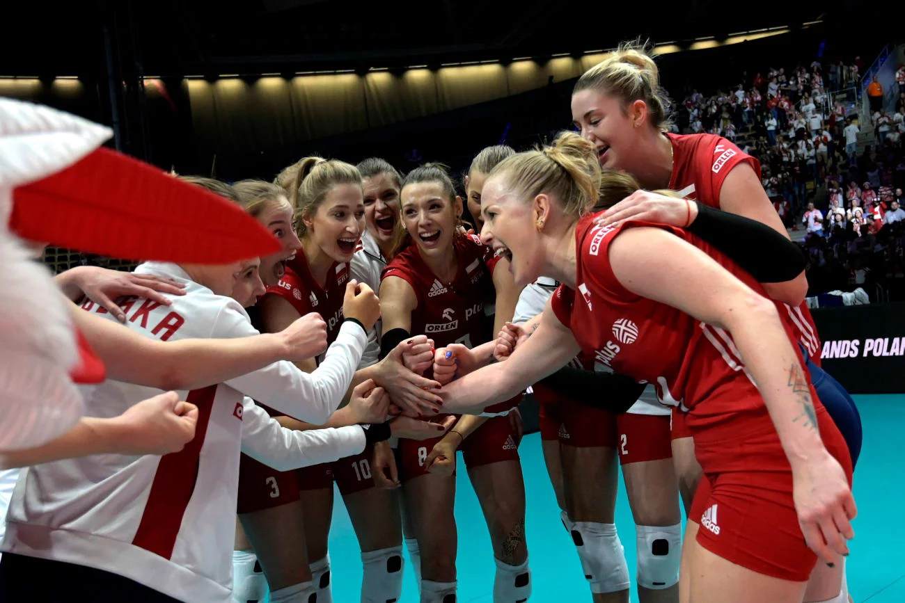 Reprezentacja Polski siatkarek sprawiła ogromną niespodziankę, ogrywając Amerykanki w trzech setach.
